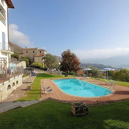 Apartment Sleeps 2 Pool Wifi