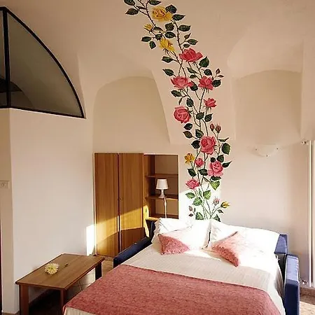Sleeps 2 Pool Wifi *